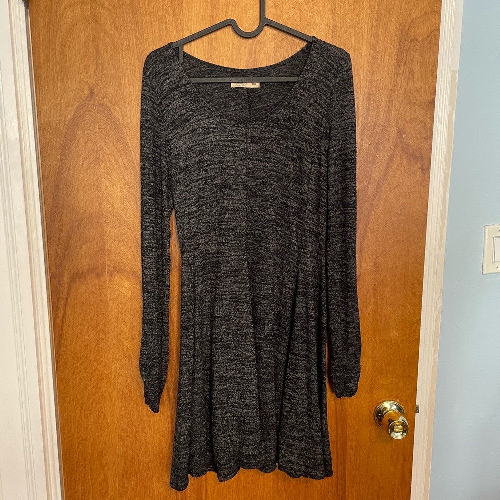 Hollister Black and gray heathered swing dress long sleeves cozy witchy